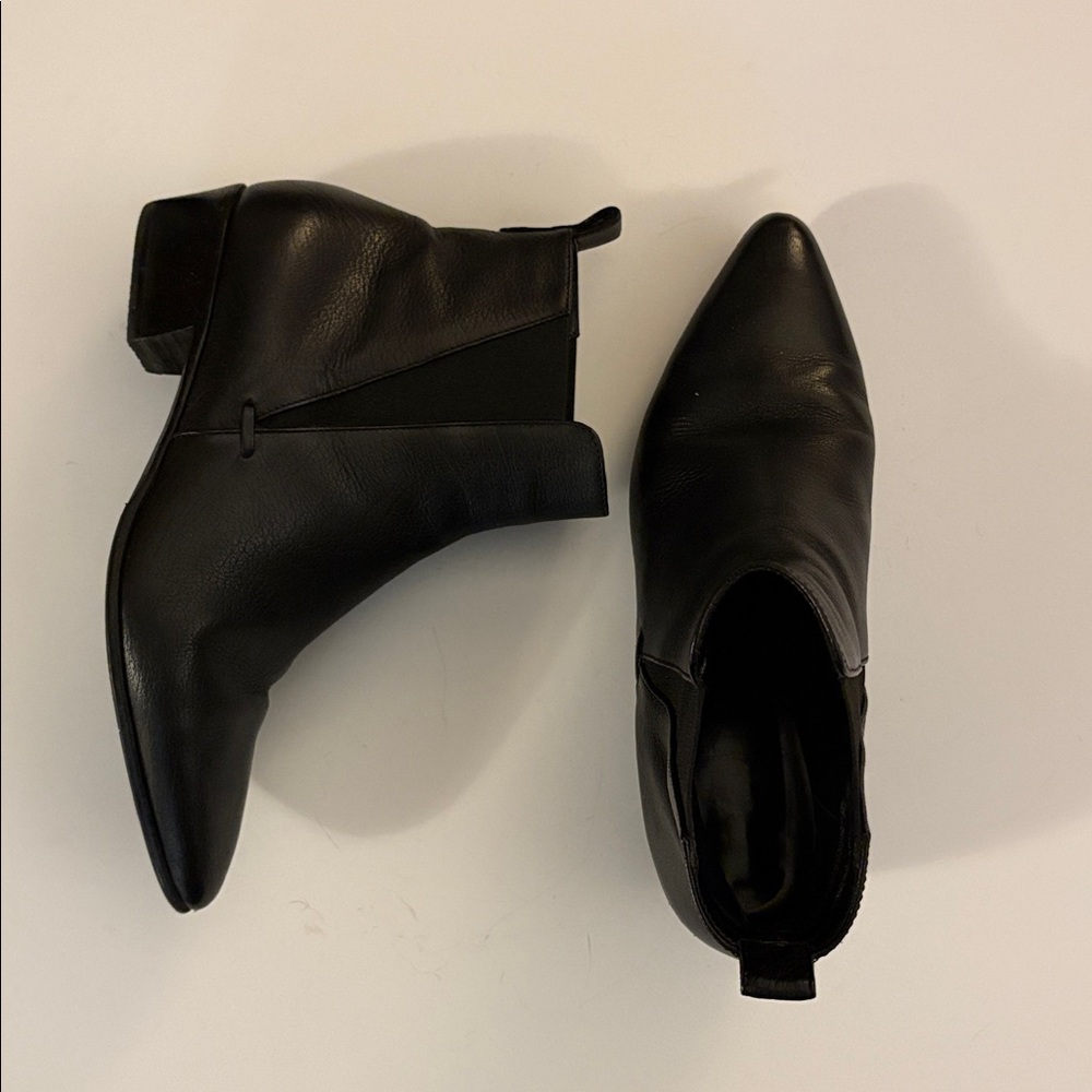 Aquatalia Black Leather Ankle Booties